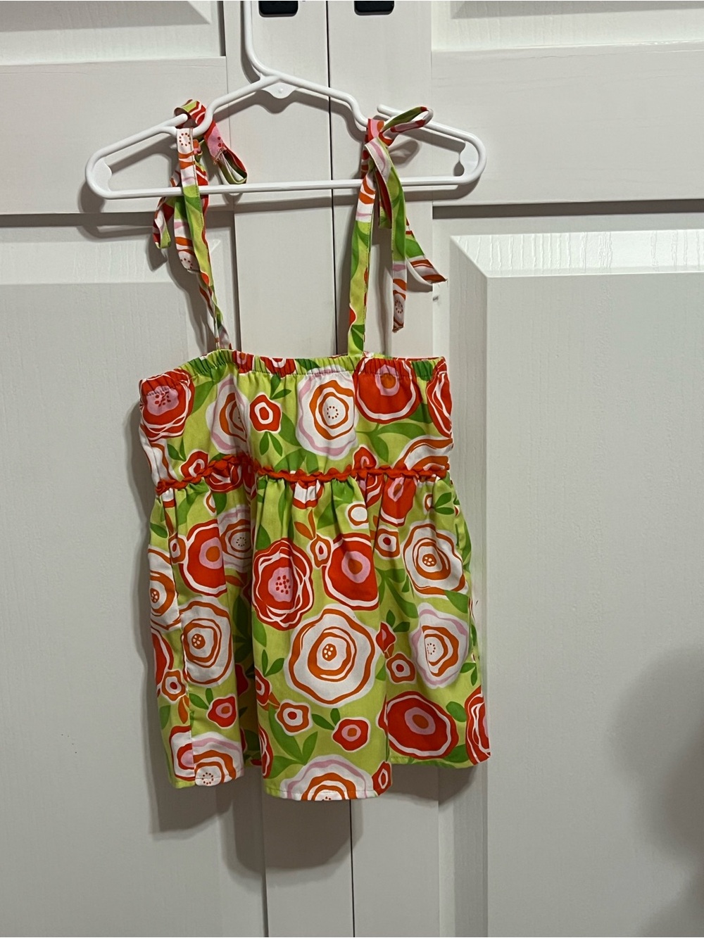 Kelly's Kids Green, Orange & White Floral Tie-Shoulder Tank Top